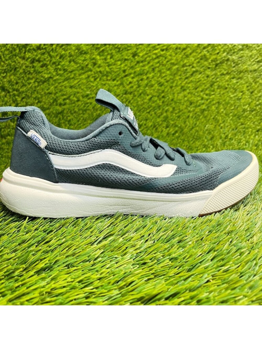 Vans UltraRange Womens Size 8.5 Green White Athletic Walking Shoes Sneakers